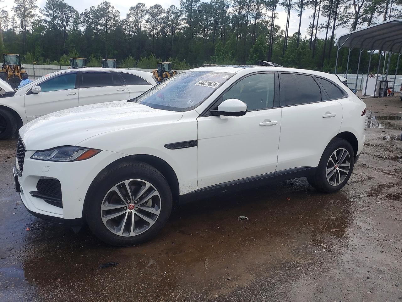 Salvage Jaguar F-PACE Image