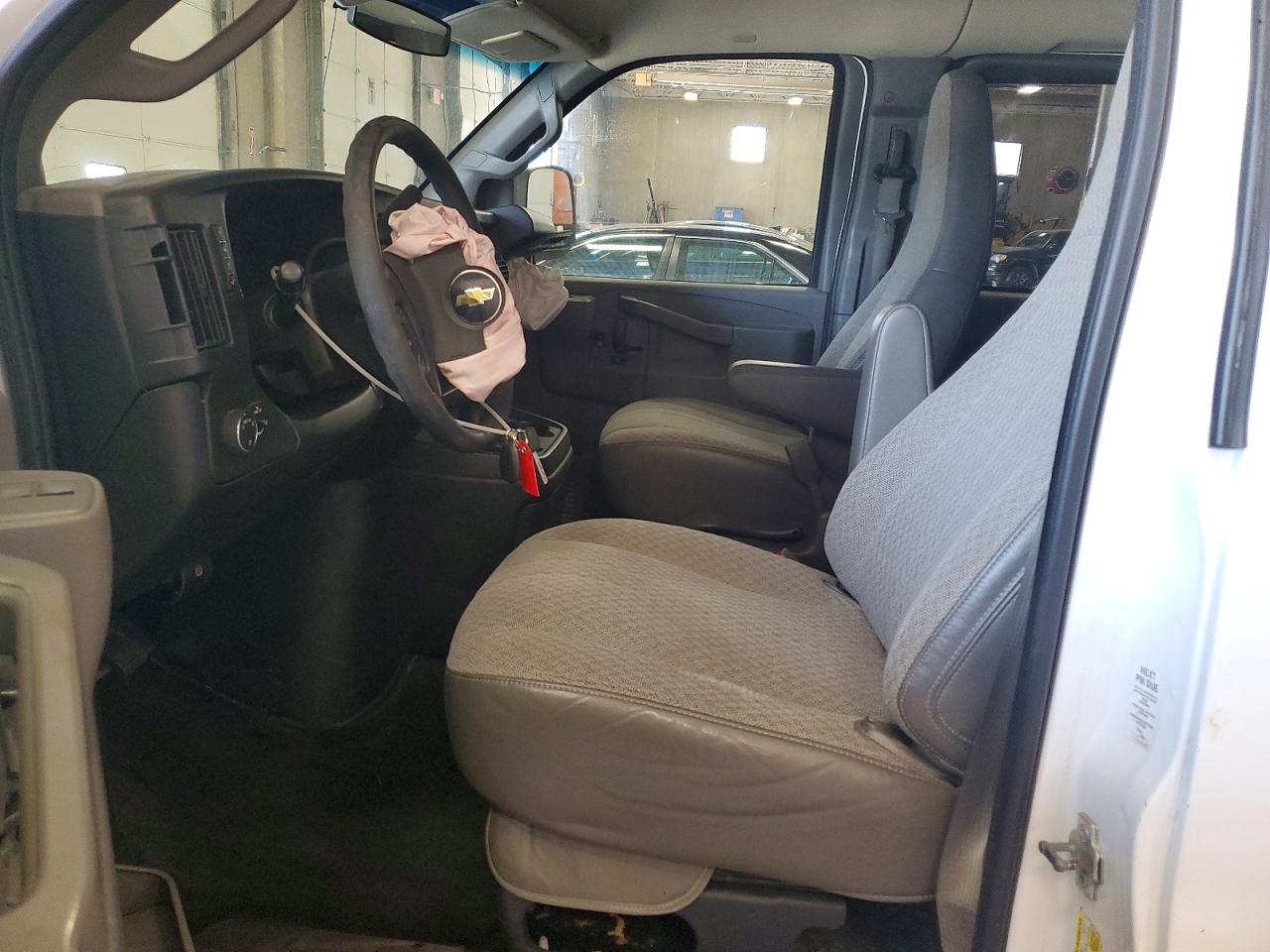 Chevrolet Express Lt