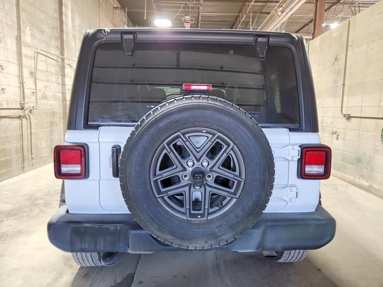 Jeep Wrangler Sport