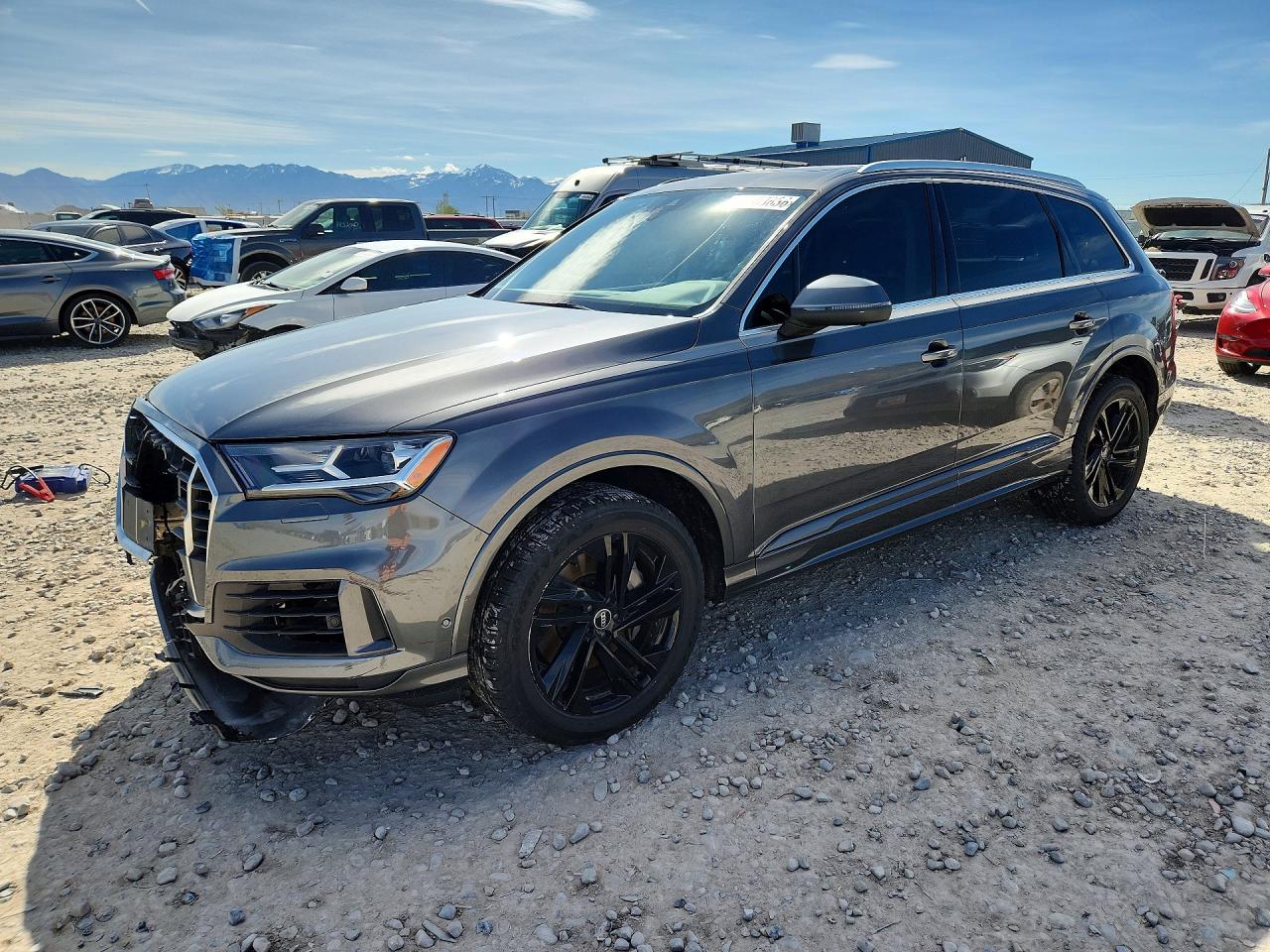 Salvage Audi Q7 Image