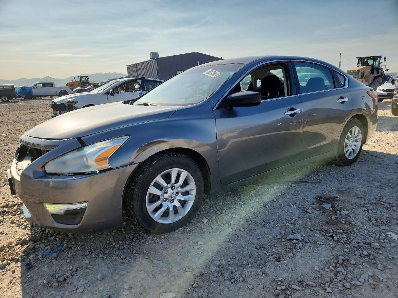 Salvage Nissan Altima Image