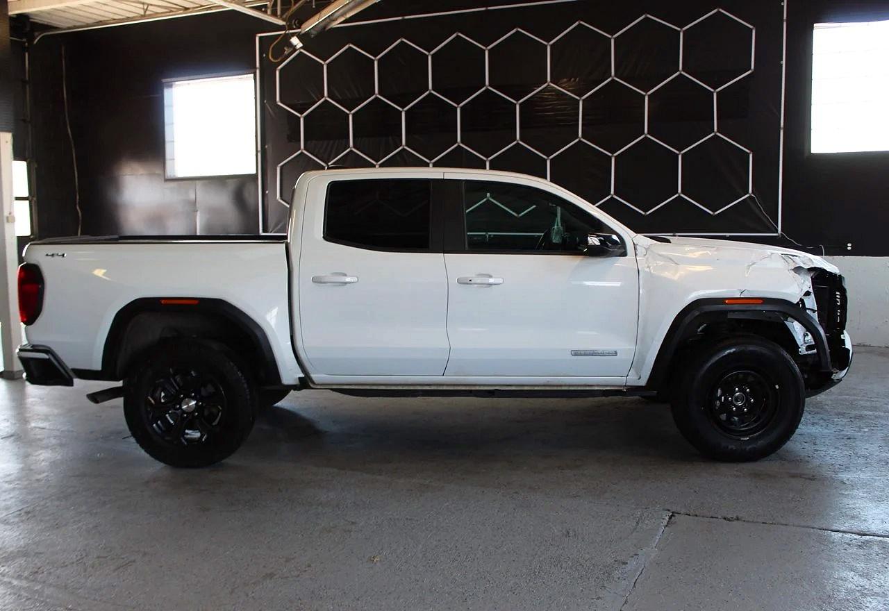 GMC Canyon Elevation