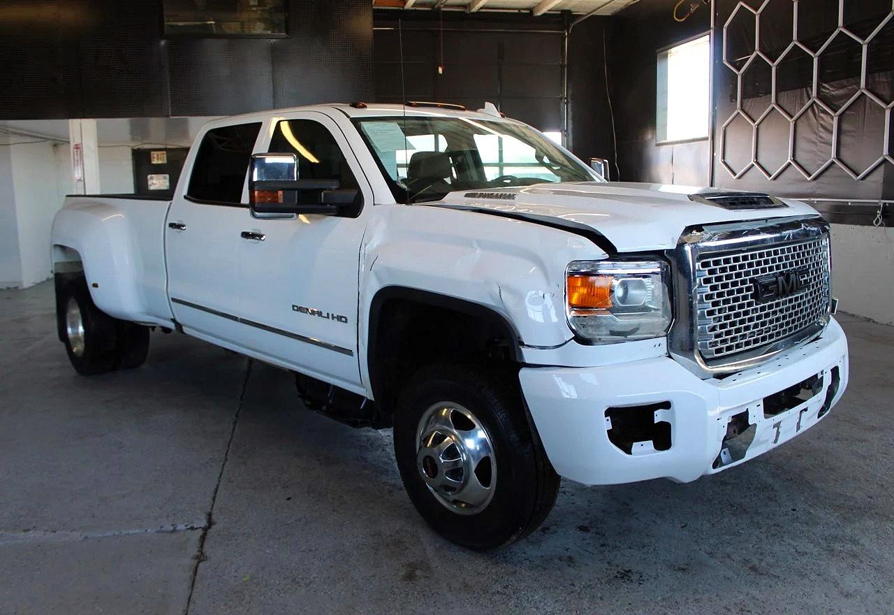 Salvage GMC Sierra Image