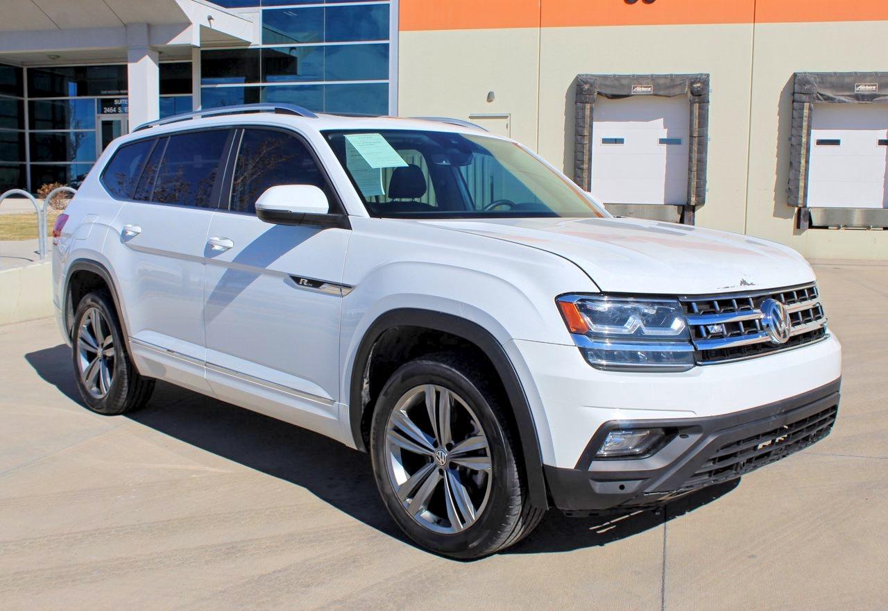 Salvage Volkswagen Atlas Image