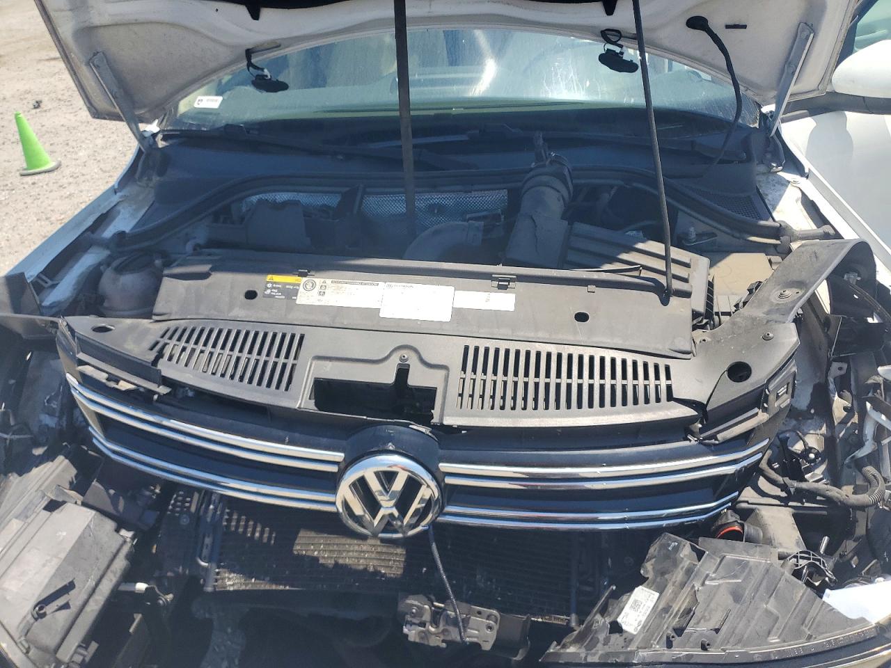 Volkswagen Tiguan S