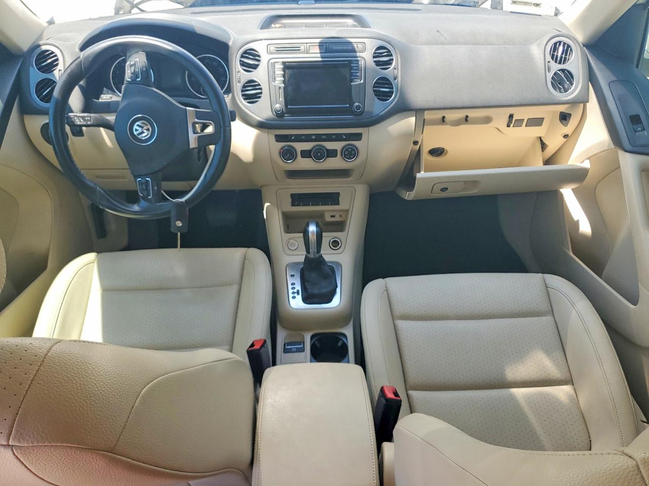 Volkswagen Tiguan S