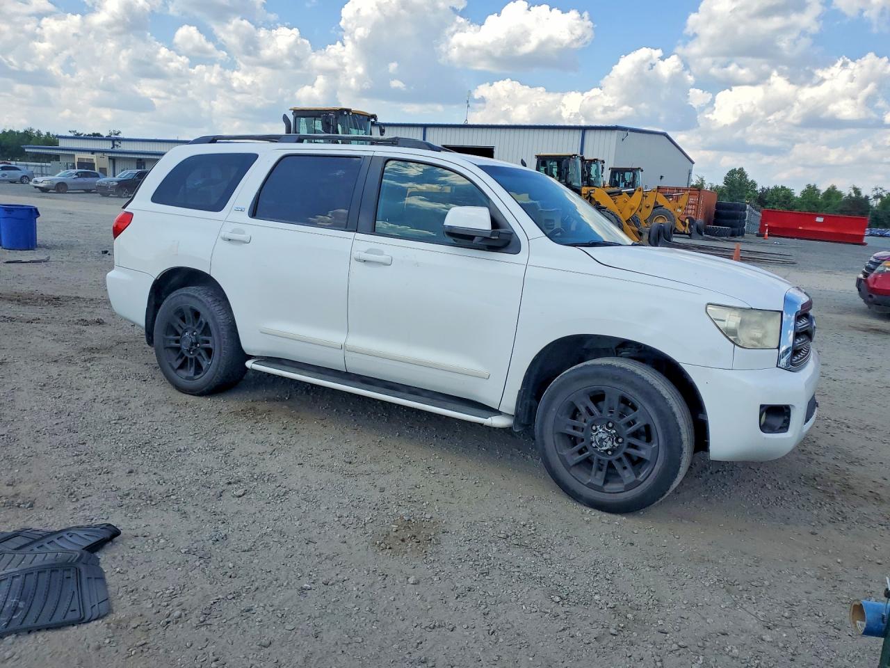 Toyota Sequoia Sr5