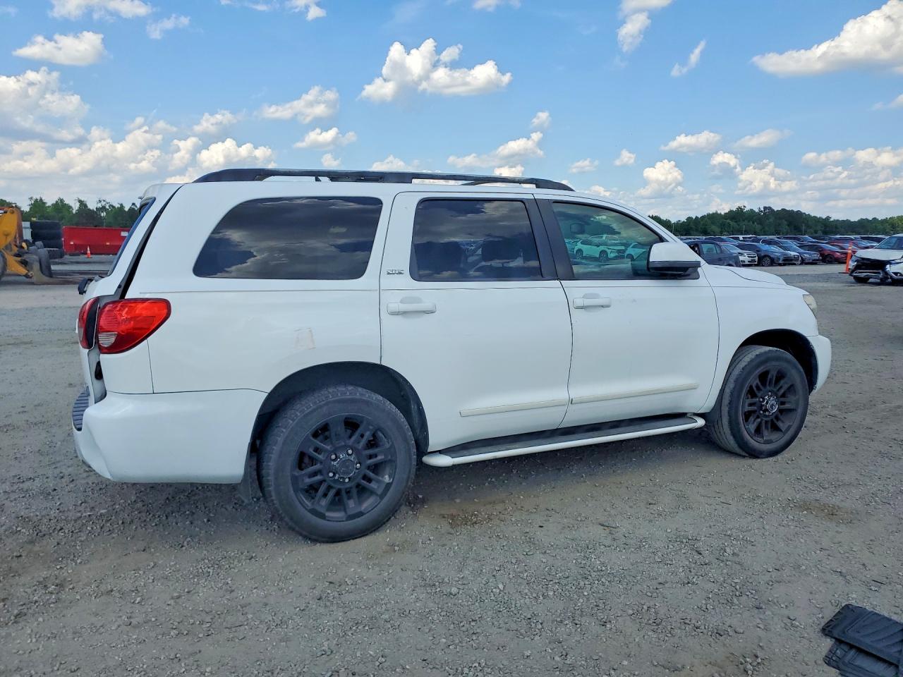 Toyota Sequoia Sr5