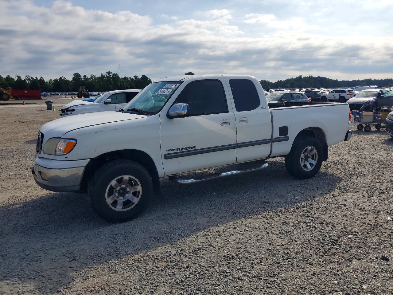 Salvage Toyota Tundra Image