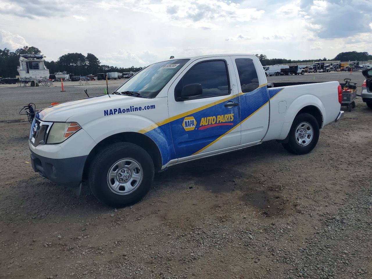 Salvage Nissan Frontier Image