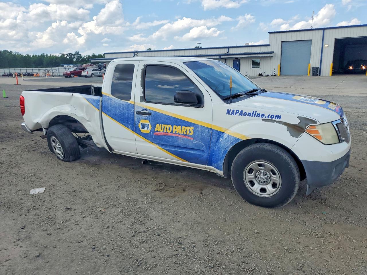 Nissan Frontier S