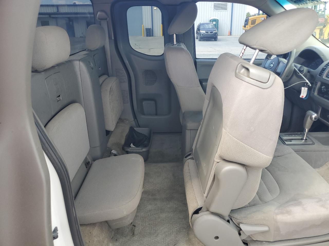 Nissan Frontier S