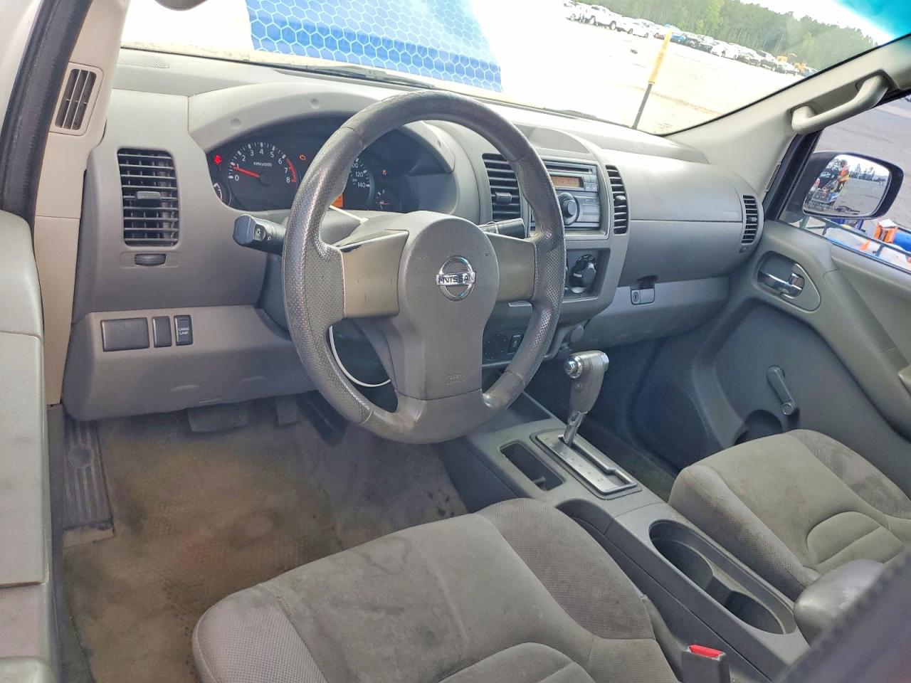 Nissan Frontier S