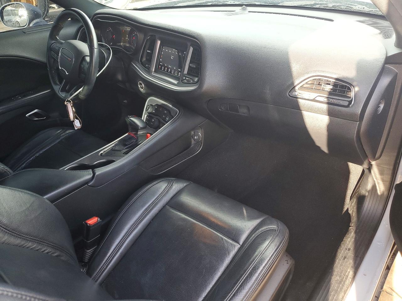 Dodge Challenger Sxt