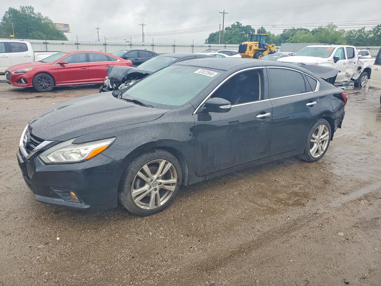 Salvage Nissan Altima Image