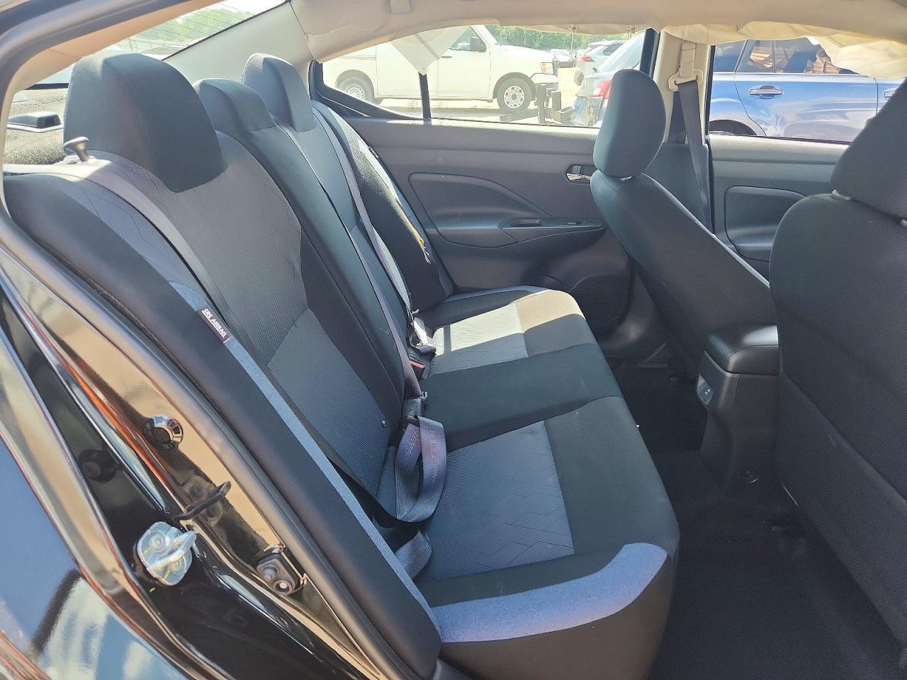 Nissan Versa Sv