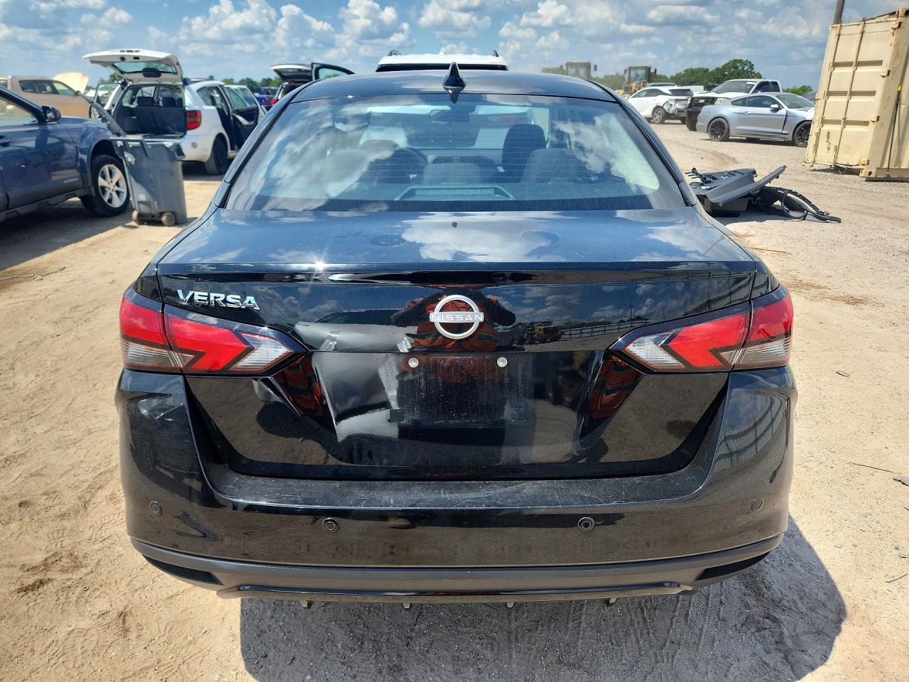 Nissan Versa Sv