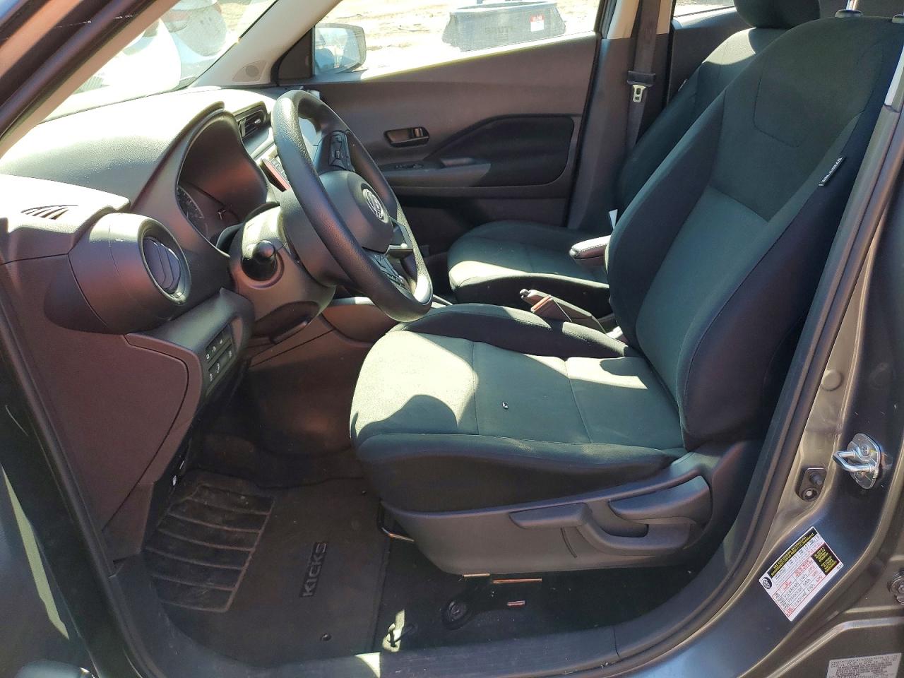 Nissan Kicks S