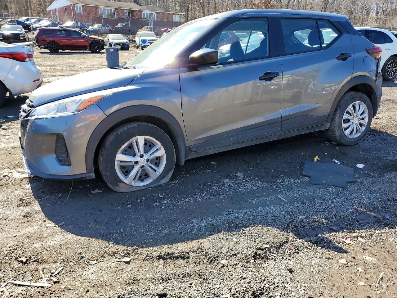 Salvage Nissan Kicks Image