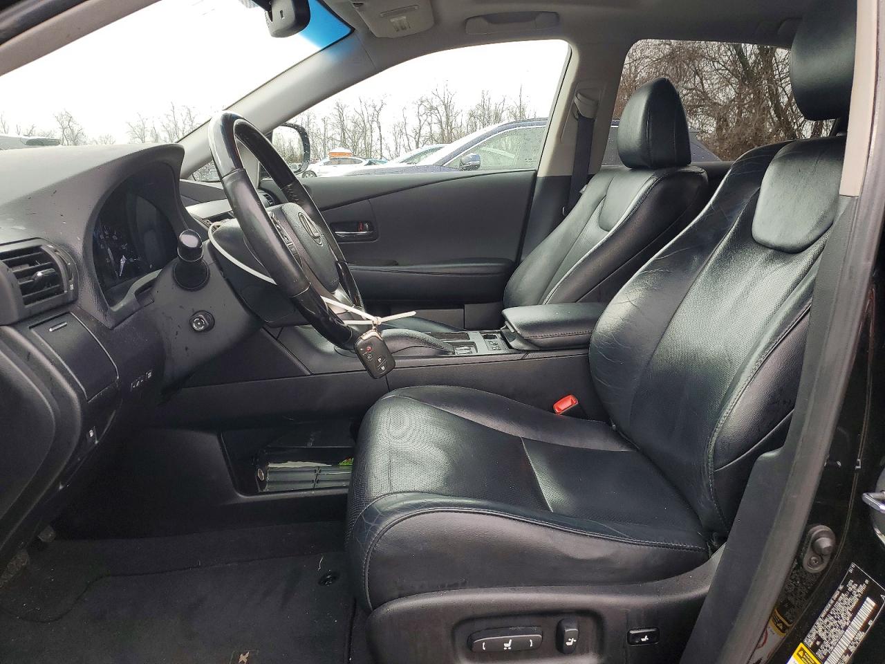 Lexus RX Base