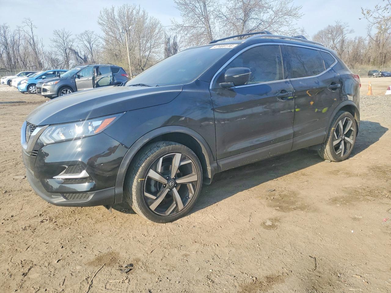 Salvage Nissan Rogue Image