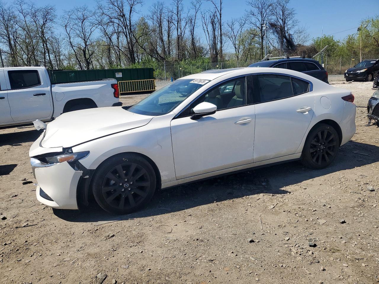 Salvage Mazda 3 Image