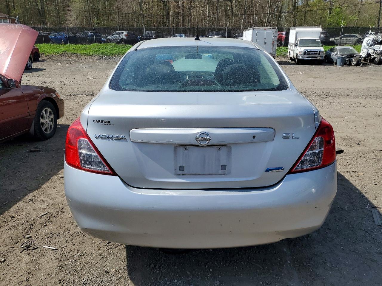 Nissan Versa 1.6 S