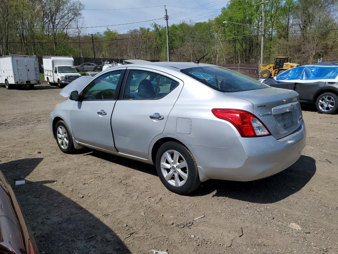 Nissan Versa 1.6 S