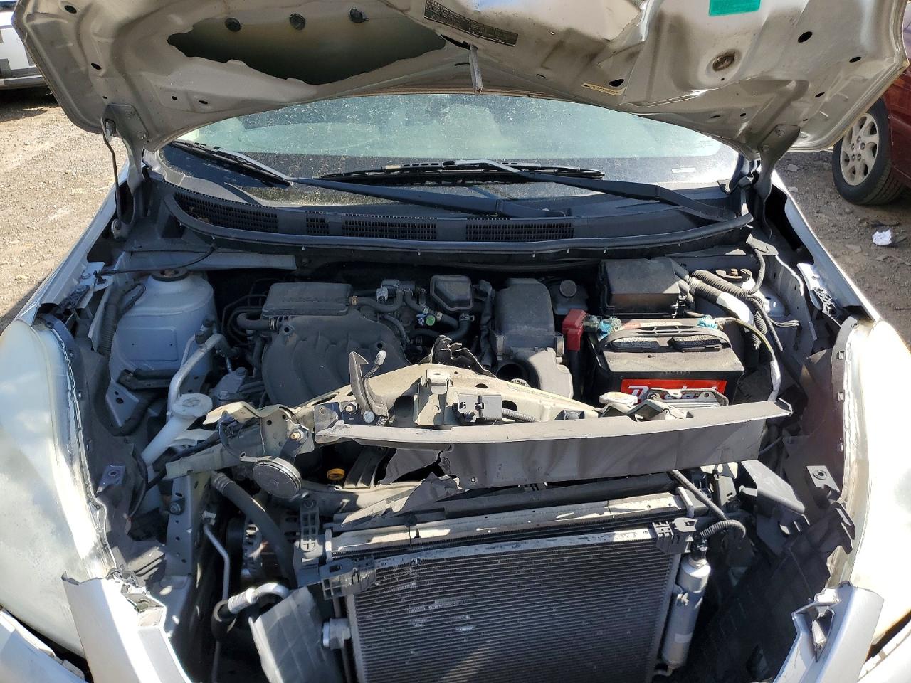 Nissan Versa 1.6 S
