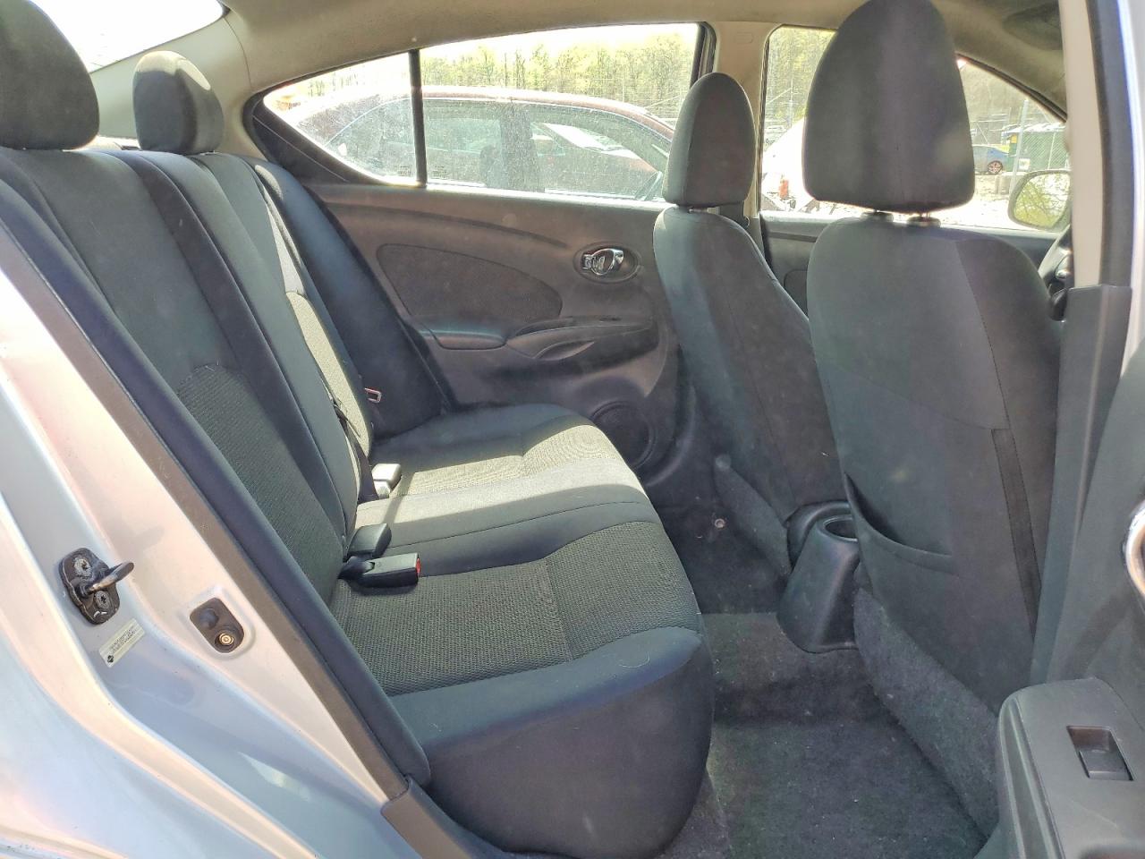 Nissan Versa 1.6 S