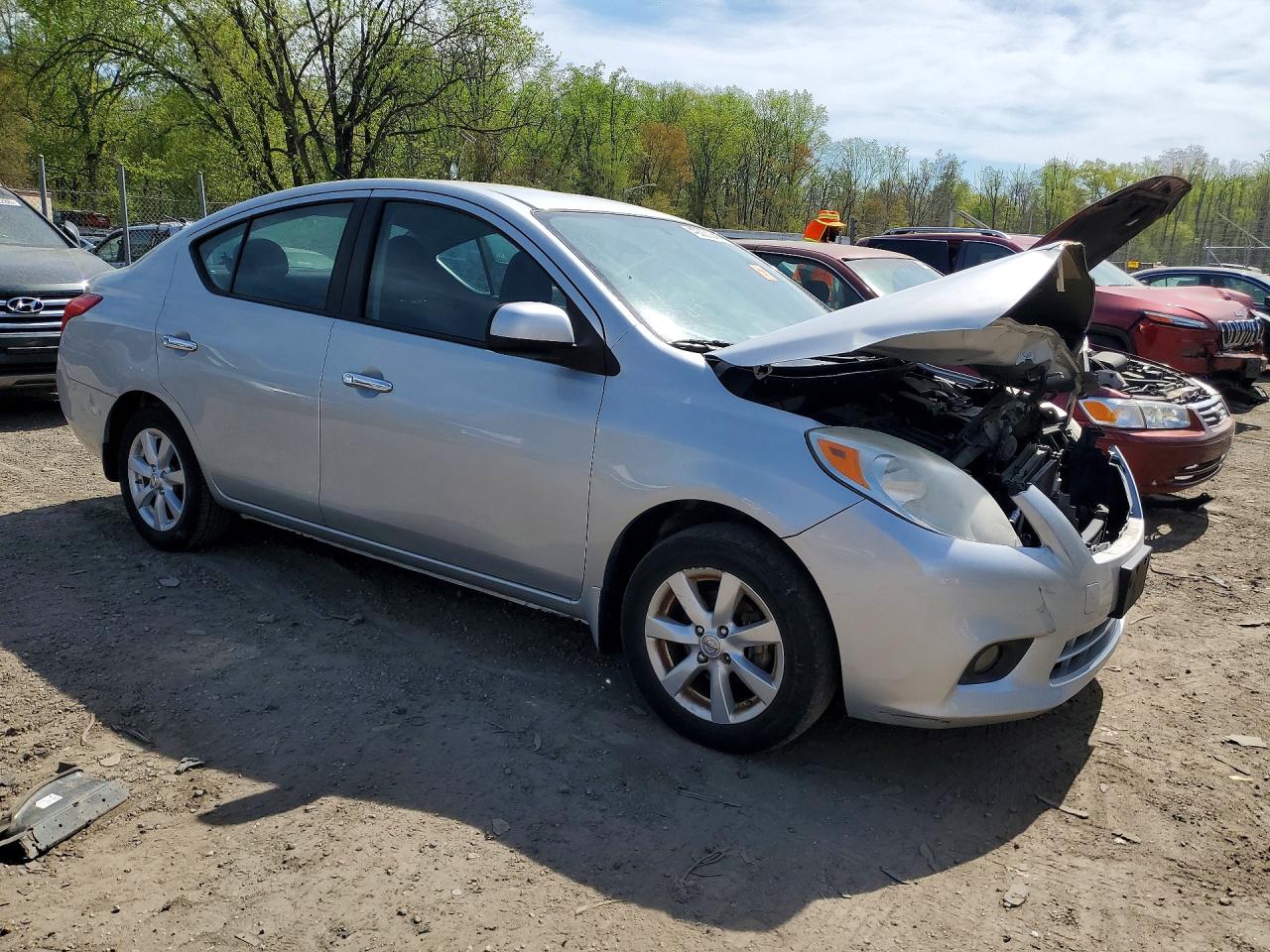Nissan Versa 1.6 S