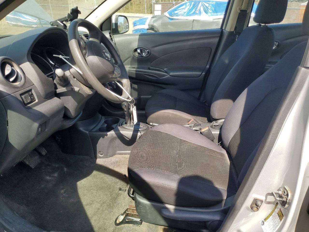 Nissan Versa 1.6 S