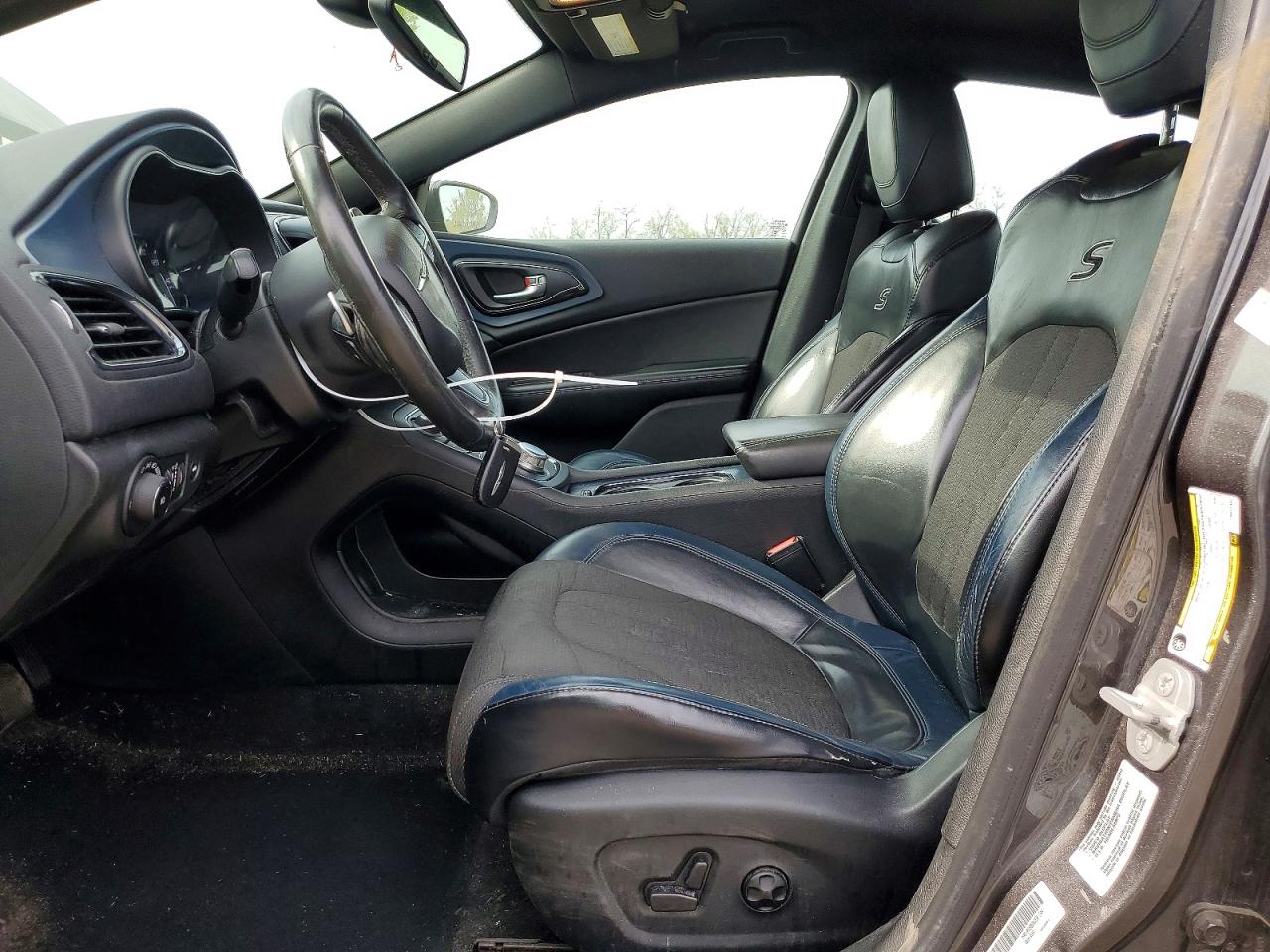 Chrysler 200 S