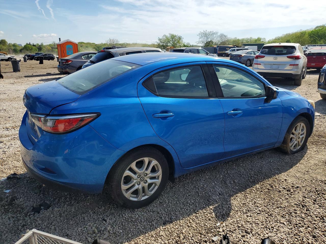 Toyota Yaris Base