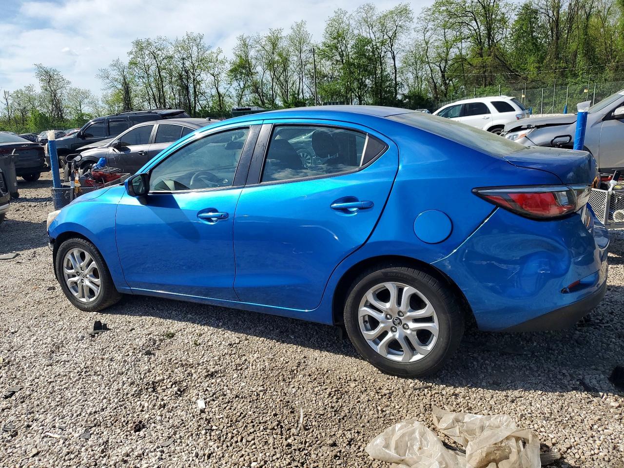 Toyota Yaris Base
