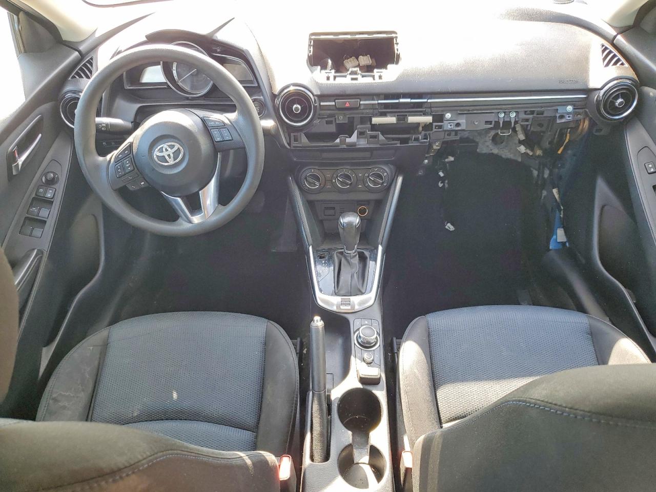 Toyota Yaris Base
