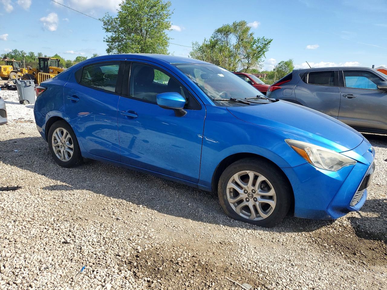 Toyota Yaris Base