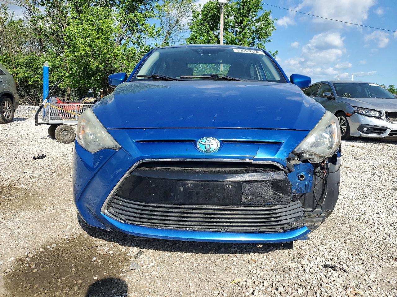 Toyota Yaris Base