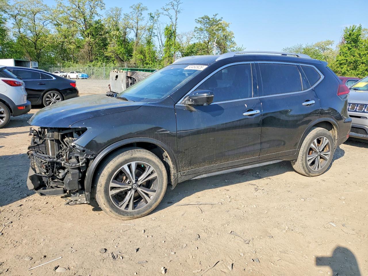 Salvage Nissan Rogue Image