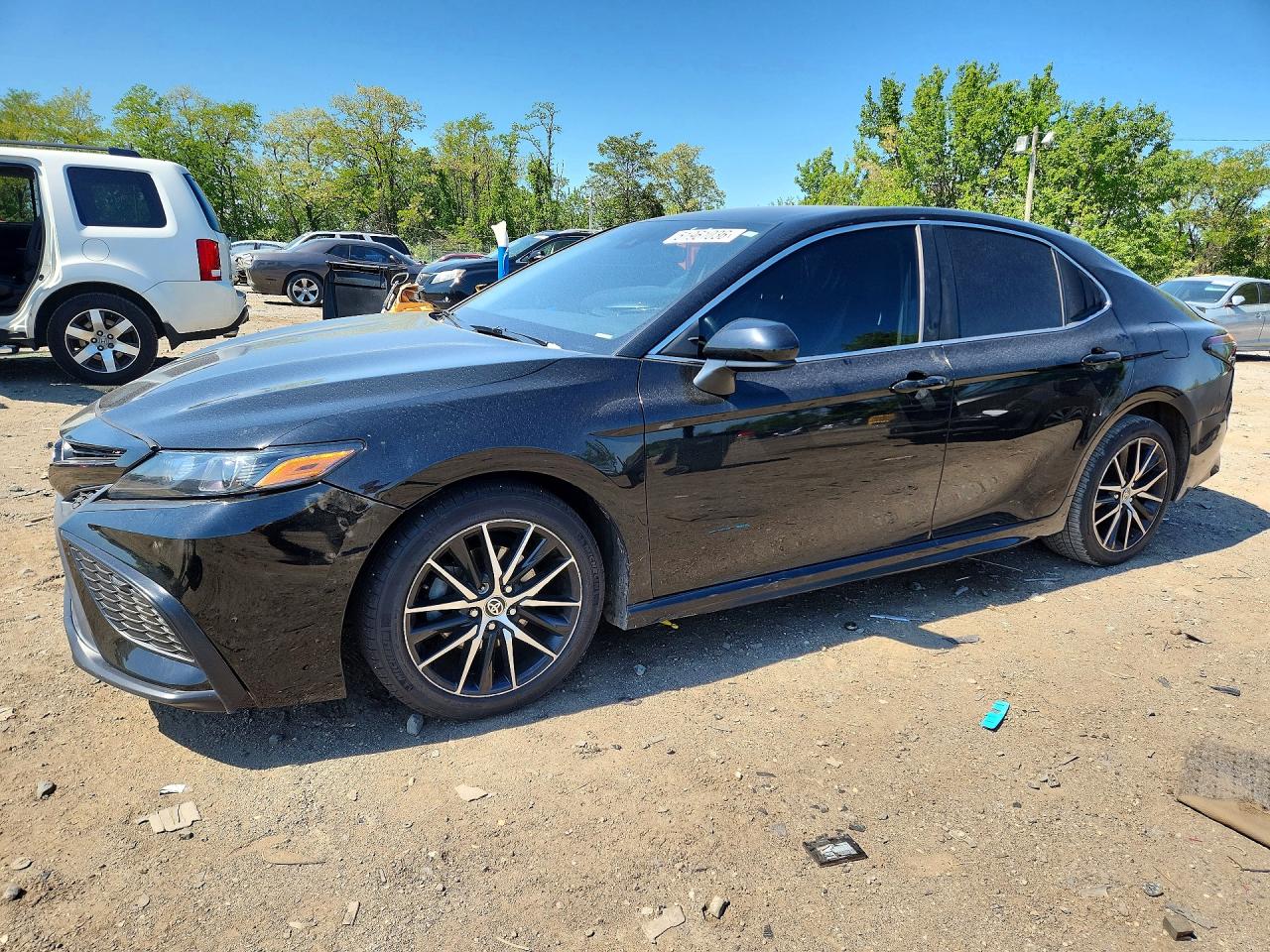 Salvage Toyota Camry Image