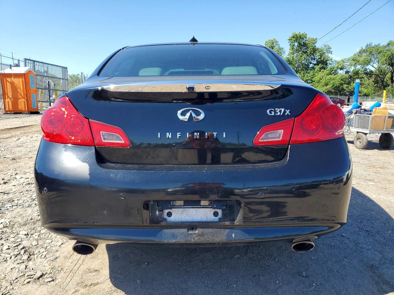 INFINITI G37 X