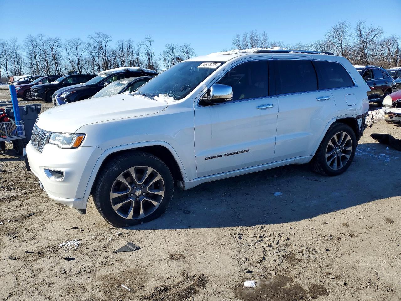 Salvage Jeep Grand Cherokee Image