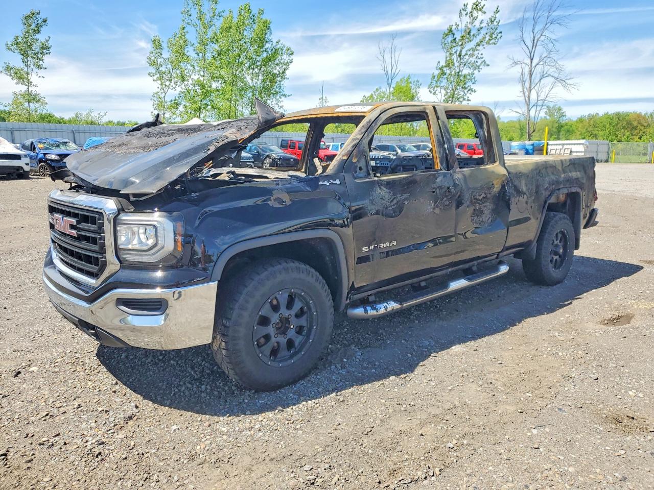 Salvage GMC Sierra Image