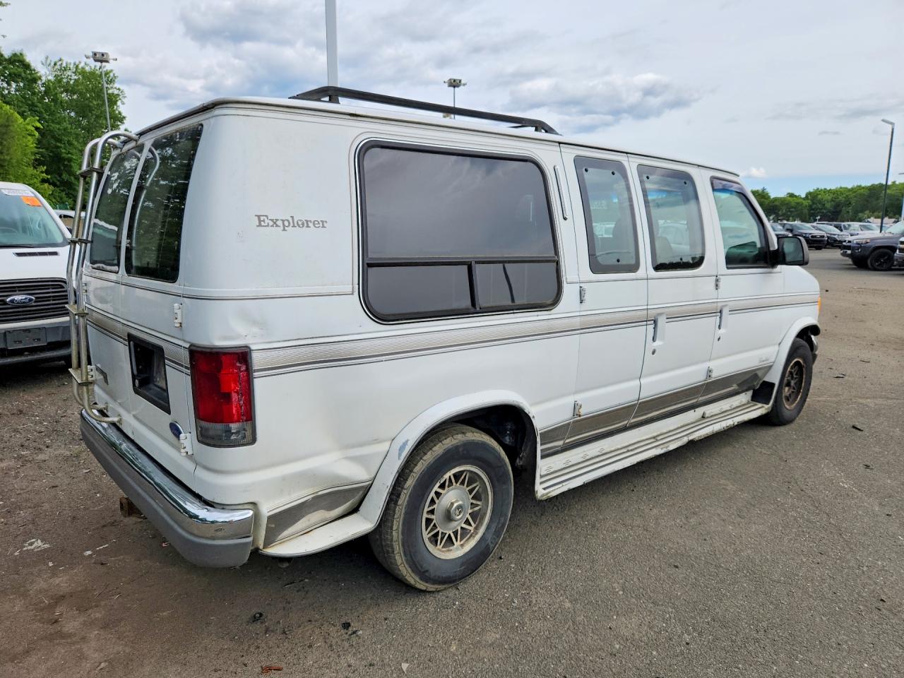 Ford Econoline E150 Van