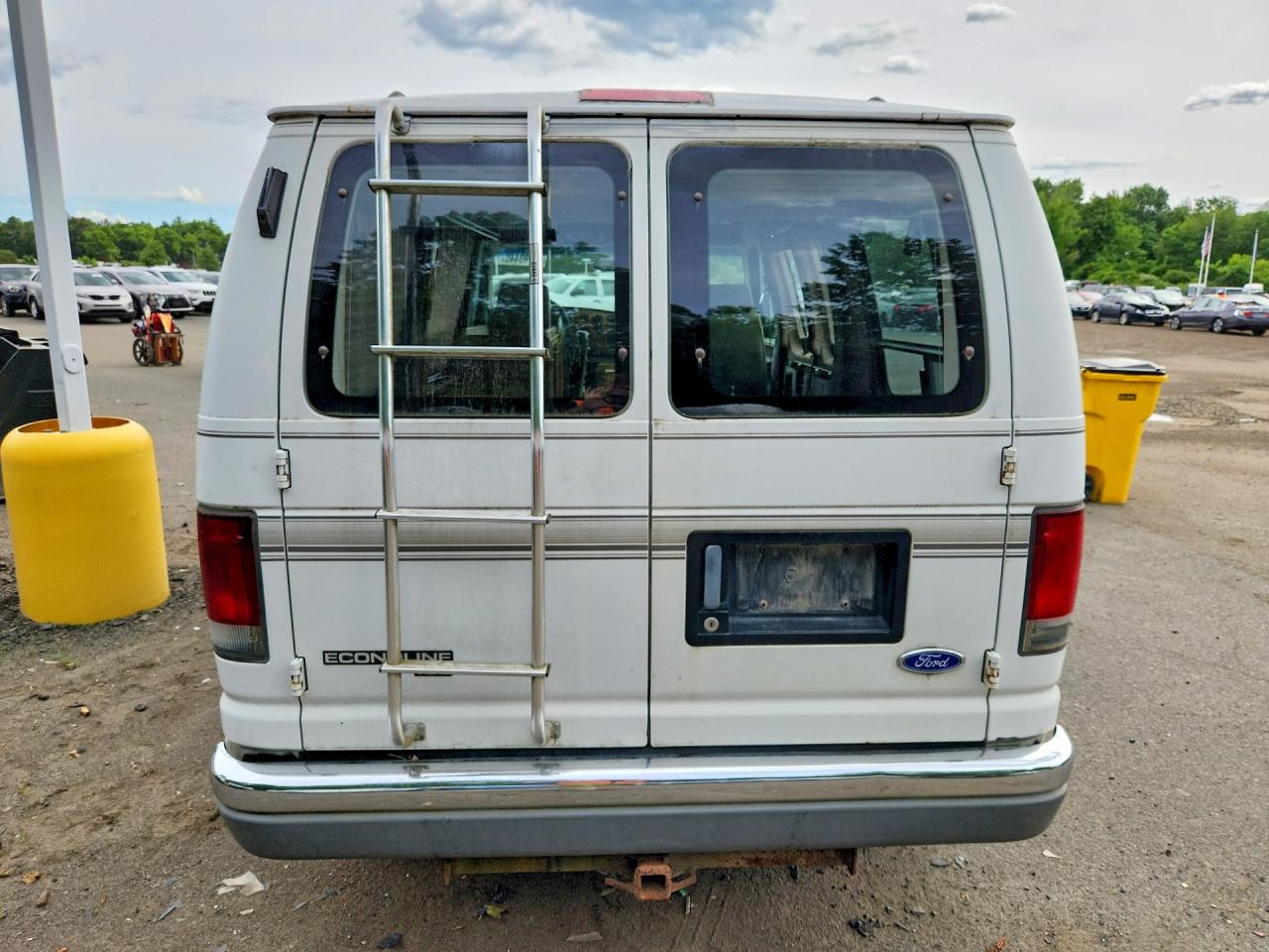Ford Econoline E150 Van