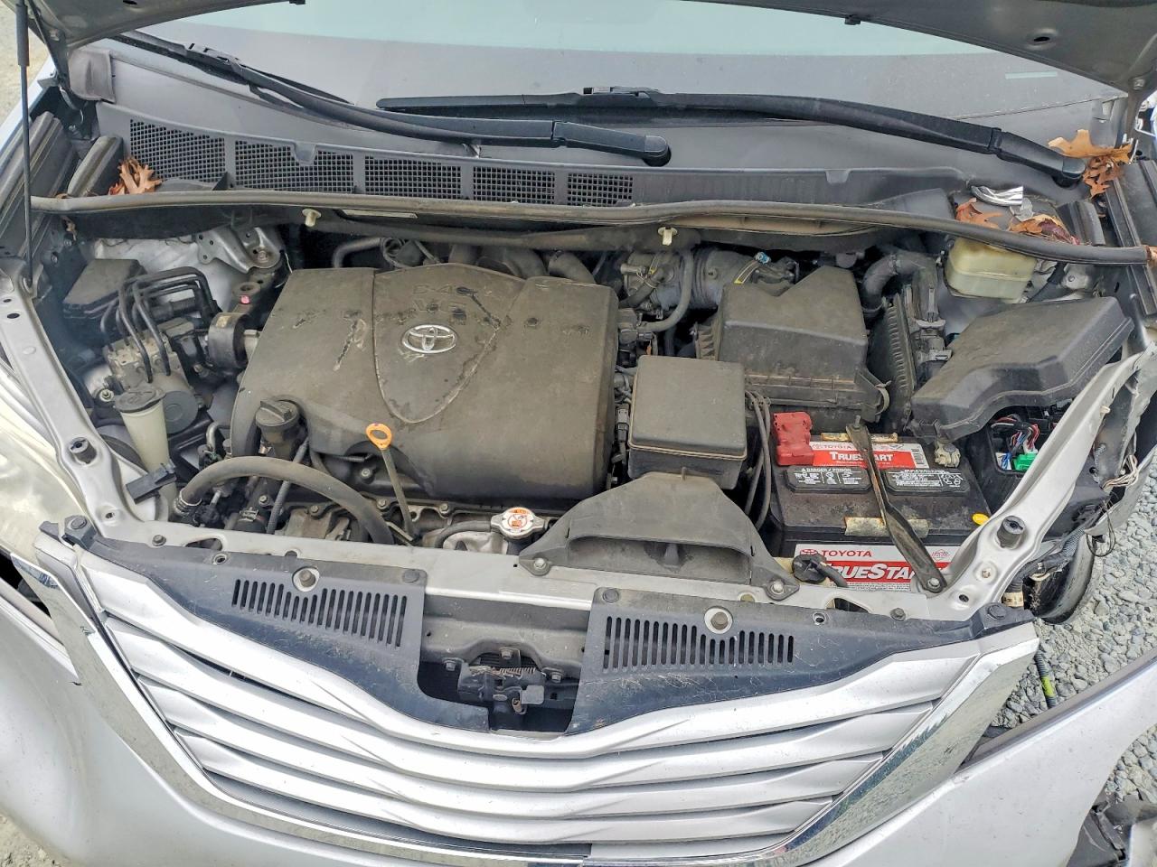 Toyota Sienna Le