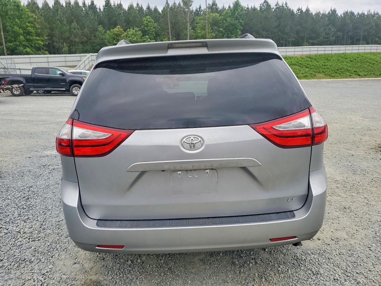 Toyota Sienna Le