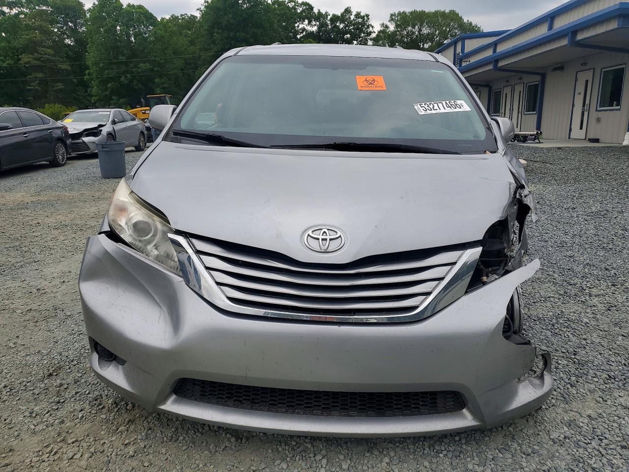 Toyota Sienna Le