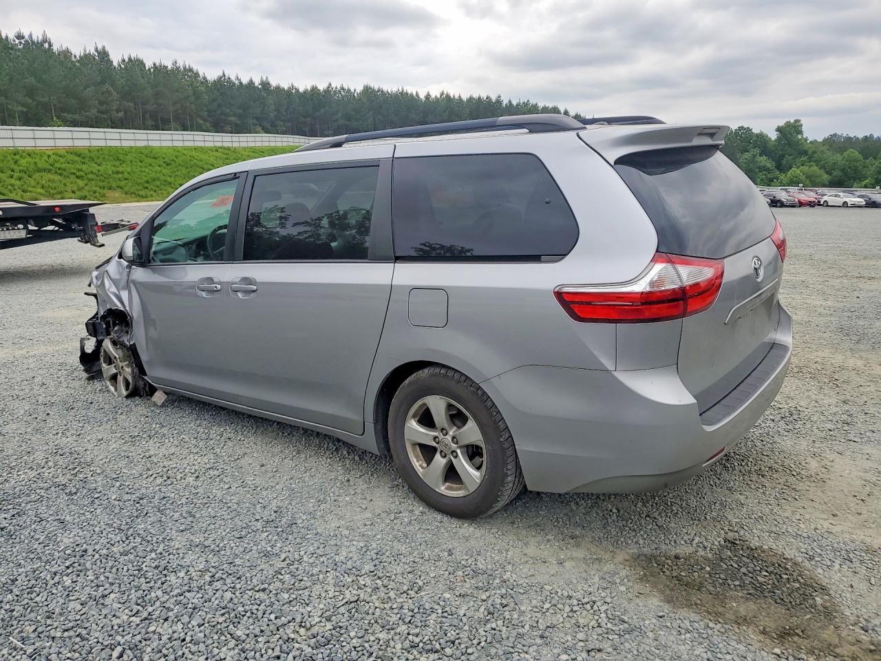 Toyota Sienna Le