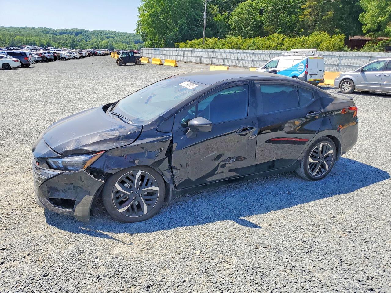 Salvage Nissan Versa Image